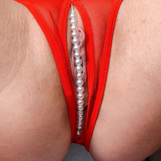 Порно трусики с разрезом