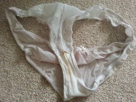 Грязные женские трусы