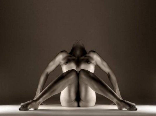 Красивое женское тело ню