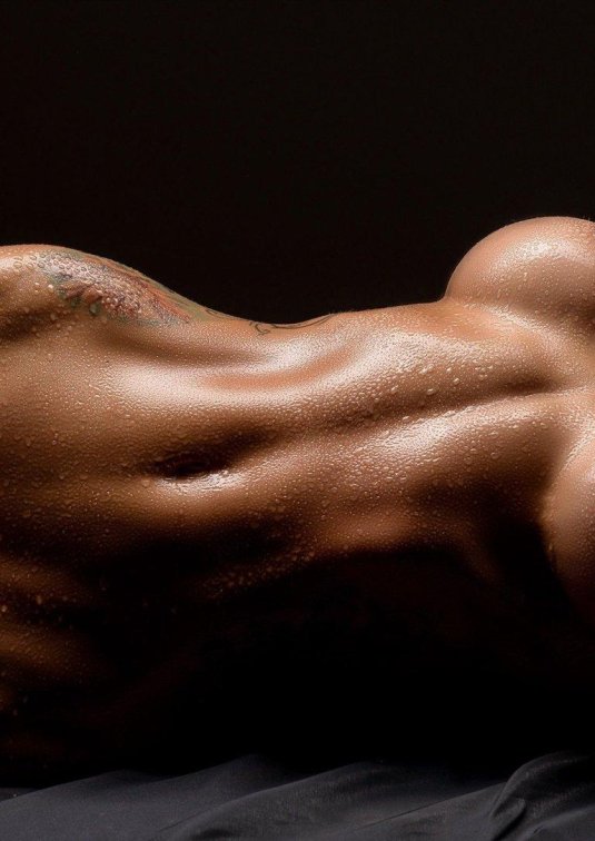 Красивое голое тело женщины