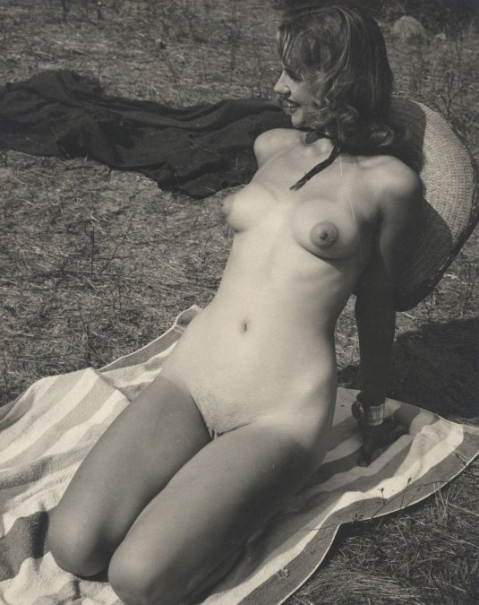 Красивые ретро нудистки