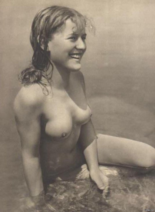 Голая советская женщина