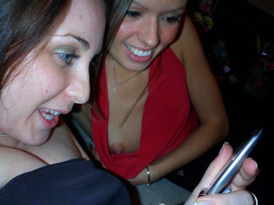 Сиськи засвет