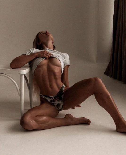 Фитнес модель виктория цатурян