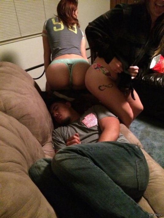 Девушка на вписке