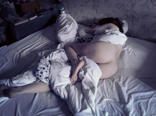 Спящие голые красавицы