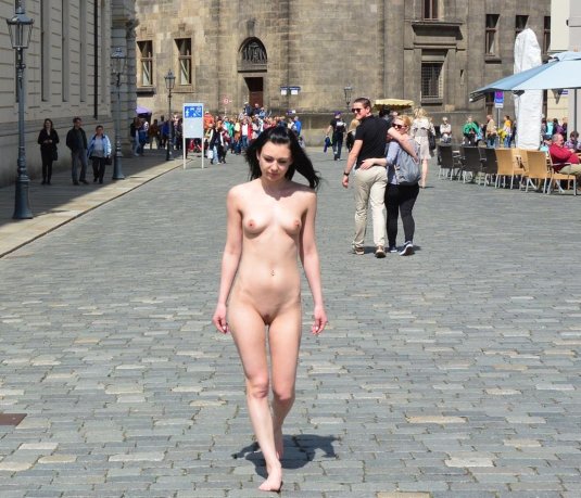 Публичная нагота