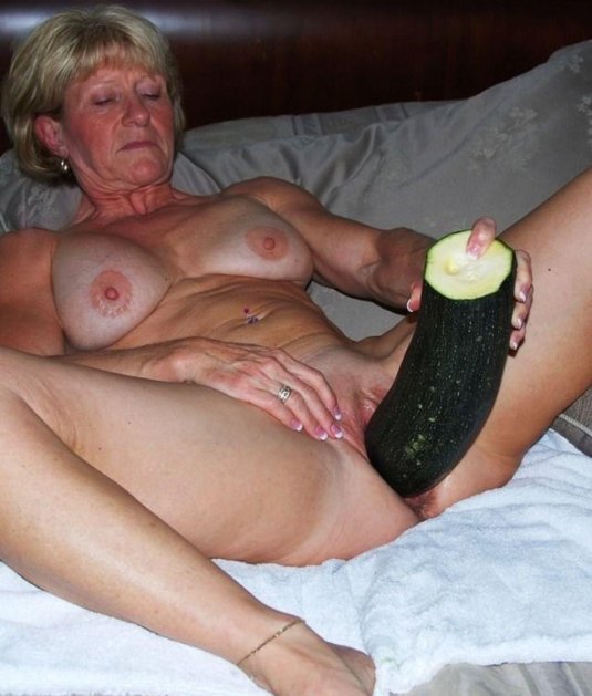 Мастурбация старых женщин