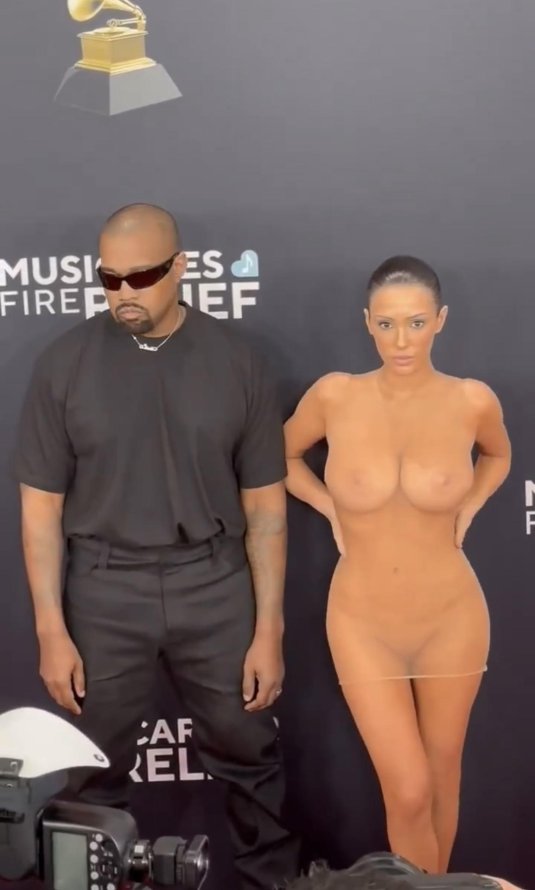 Жена канье уэста на грэмми без цензуры