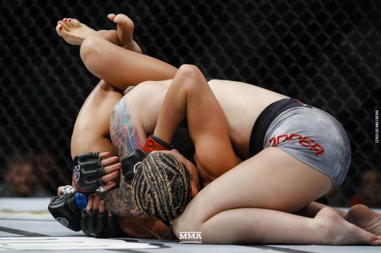 Камила смогулецка ufc