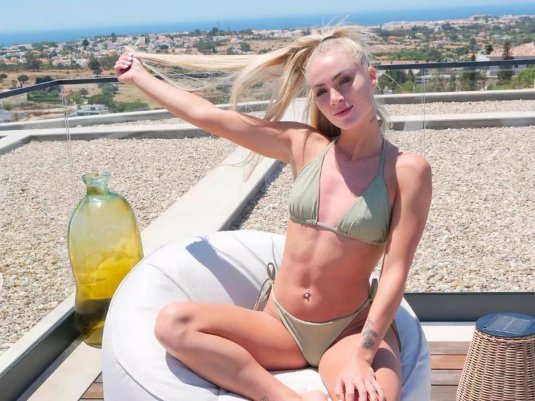 Футболистка алиша леманн