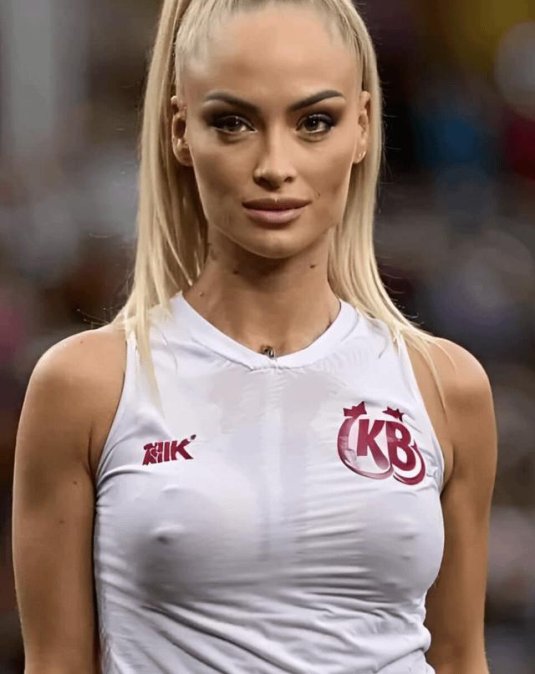 Футболистка леманн