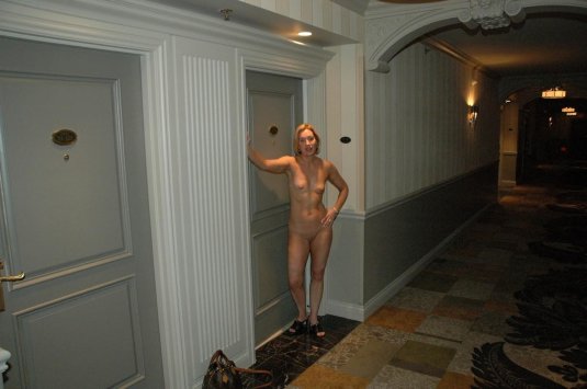 Caught nude in grand hotell hallway in alingsås