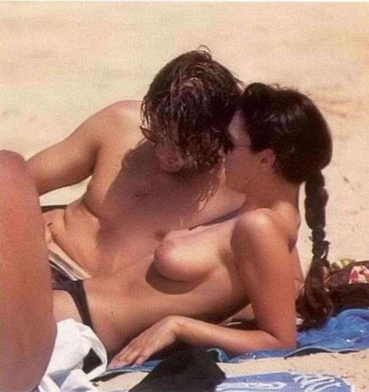 Топлесс на пляже