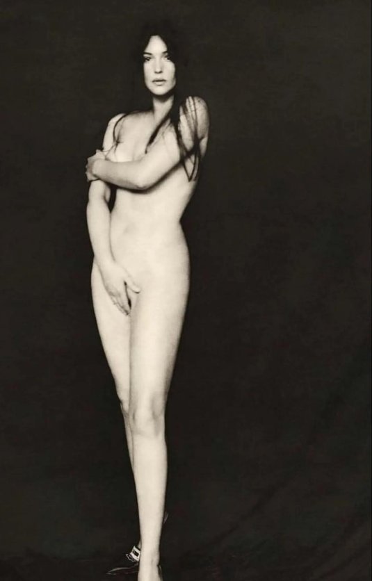 Моника белуччи в молодости в купальнике