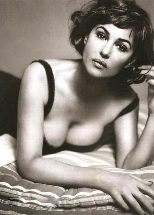 Моника беллуччи секси