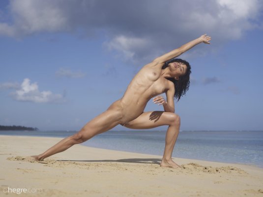 Йога на пляже