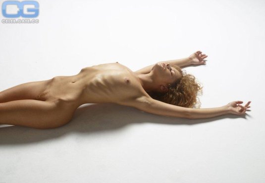 Обнаженная актриса