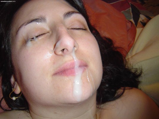 Камшот на лице