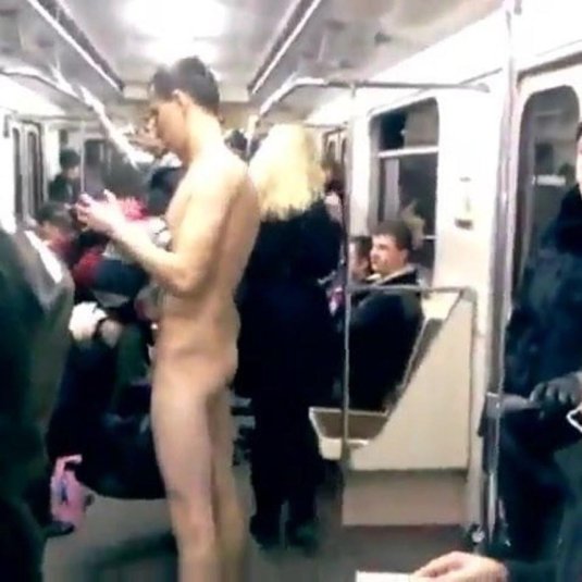 Гей порно в метро