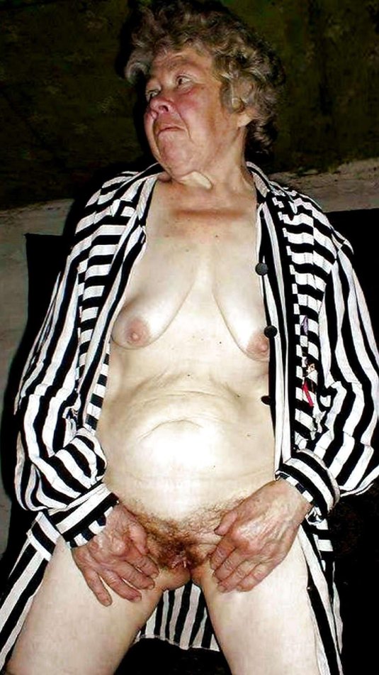 Старая бабушка