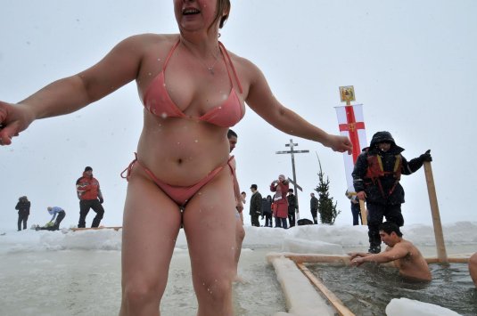 Крещенские купания голые