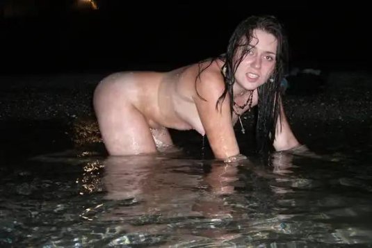 Ночные купания голышом