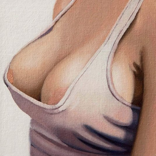 Груди женские голые