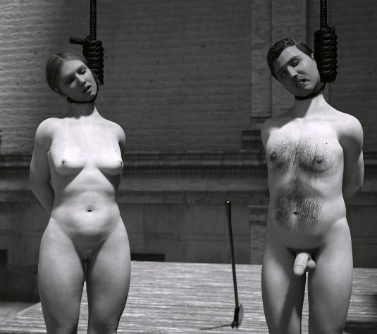 Голая женщина повесилась