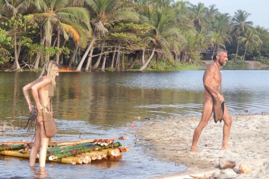 Голые и напуганные без цензуры