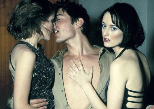 Любовь втроем каролин мерфи