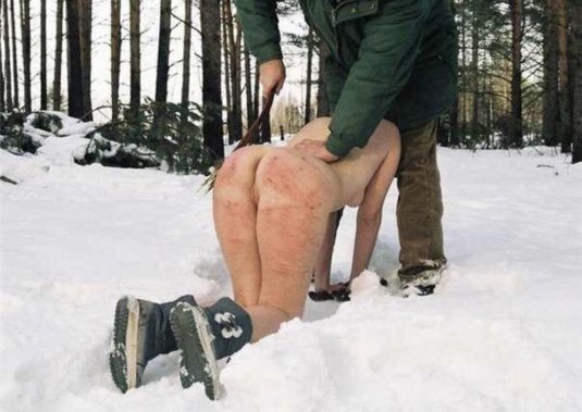 Голые зимой на природе бдсм