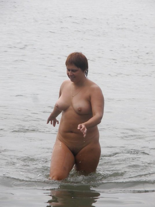 Голые толстые бабы на пляже