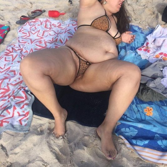 Пышная девушка