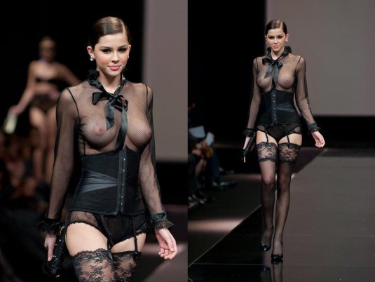 Показ эротического белья