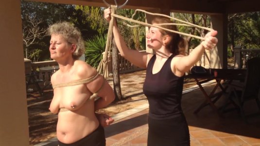 Сиськи бондаж