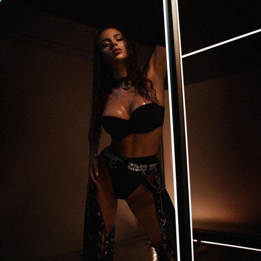 Вейгель адель onlyfans