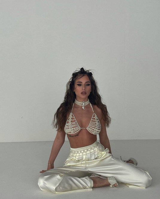 Адель вейгель слив