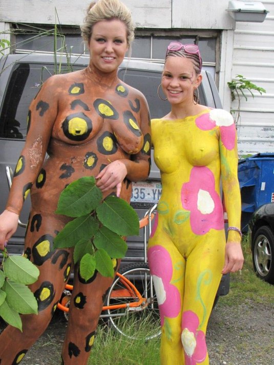 Голая бодиарт