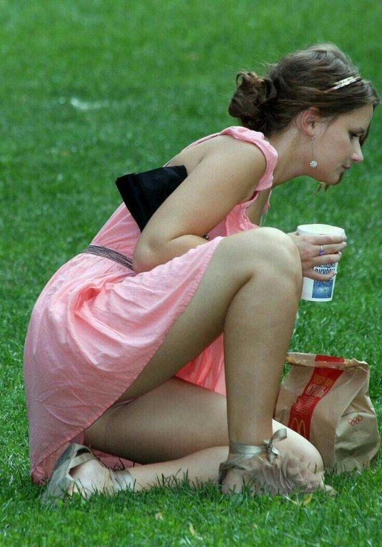 Девушки подглядывание