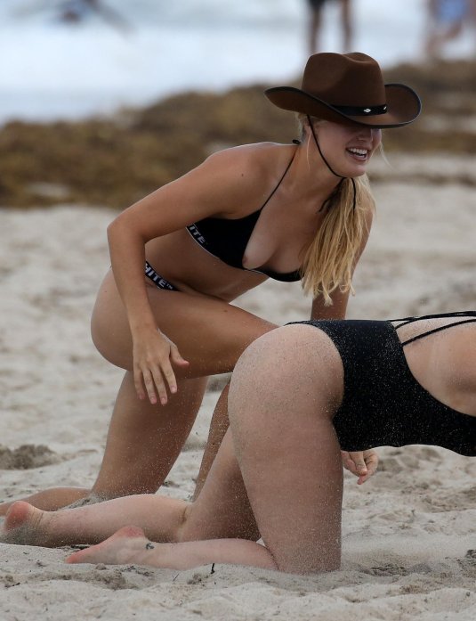 Эжени бушар грудь