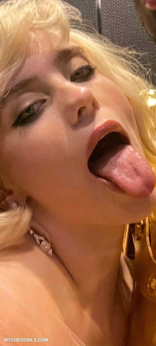 Билли айлиш голая