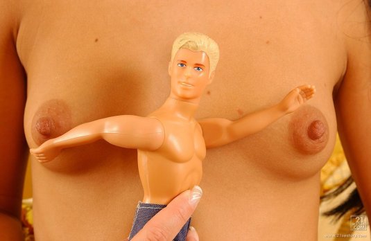 Кукла барби беременная