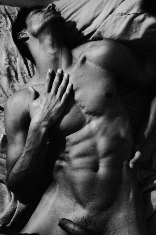 Обнаженное мужское тело