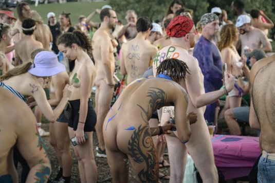 Соревнования голых баб