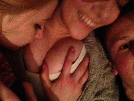 Грудь вместе