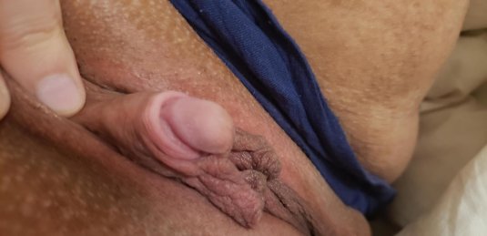 Огромный женский клитор