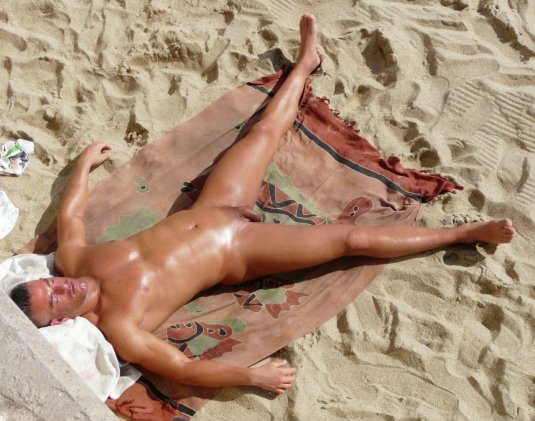 Мужчины нудисты