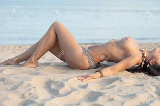 Девушки топлес