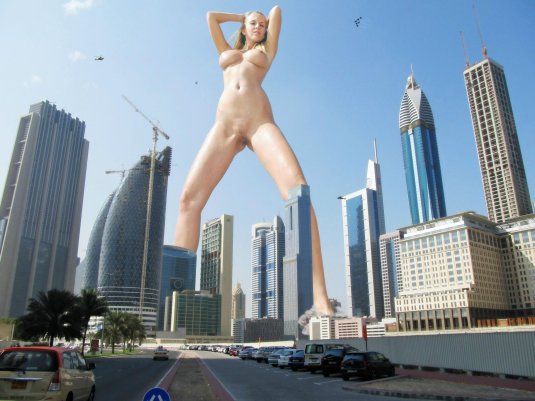 Девушки гиганты голышом